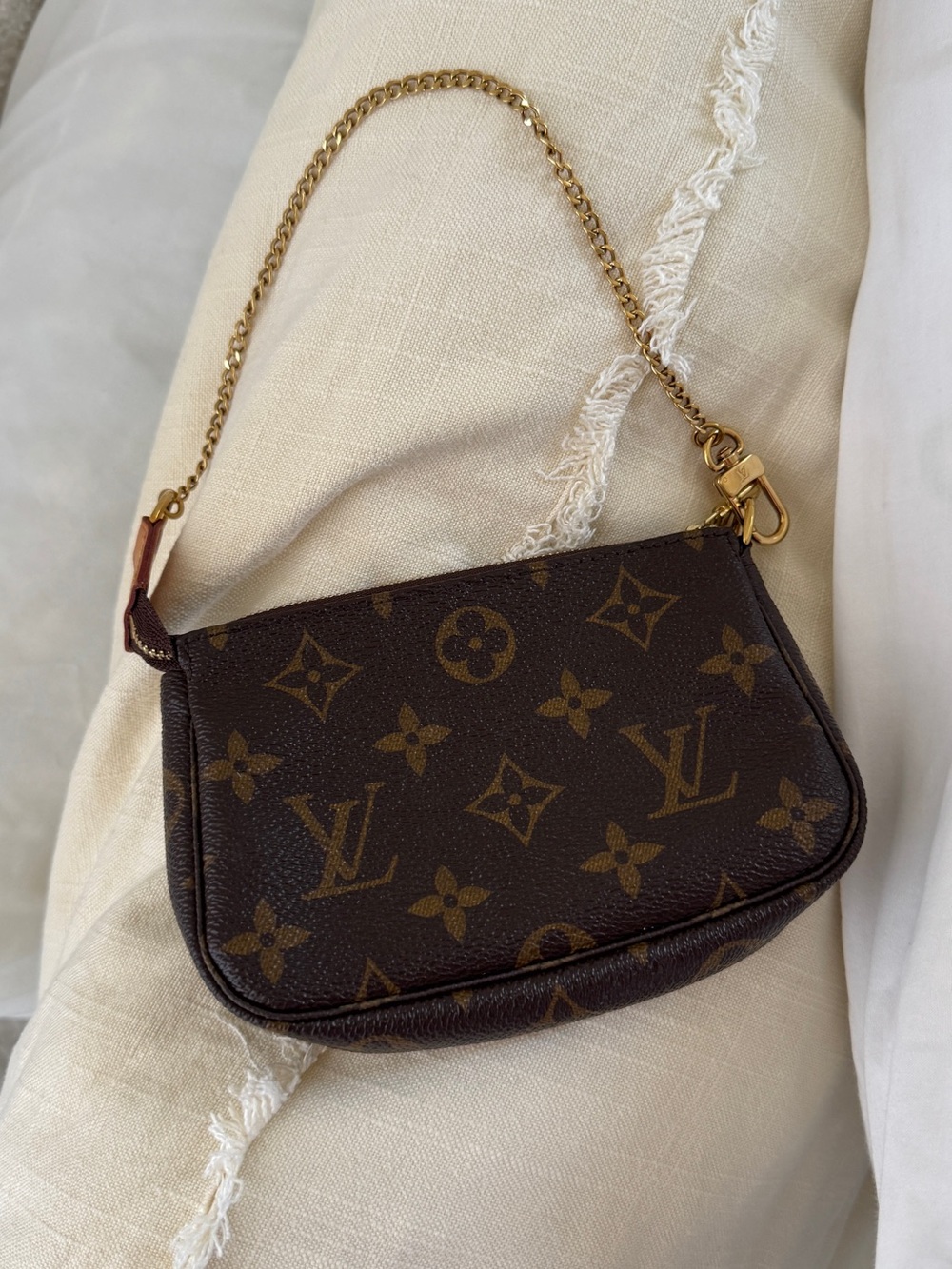 Louis Vuitton Mini Pochette in Brown Monogram with Gold Chain - Picture 2 of 6